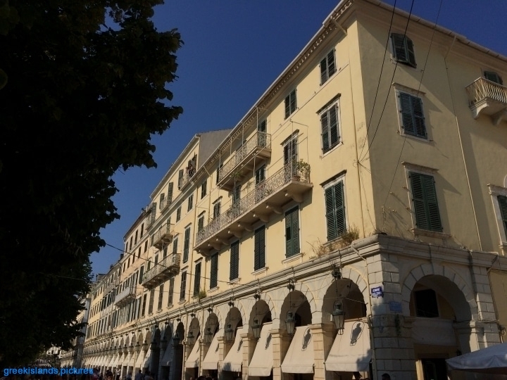 The "Liston" building of the homonymous square